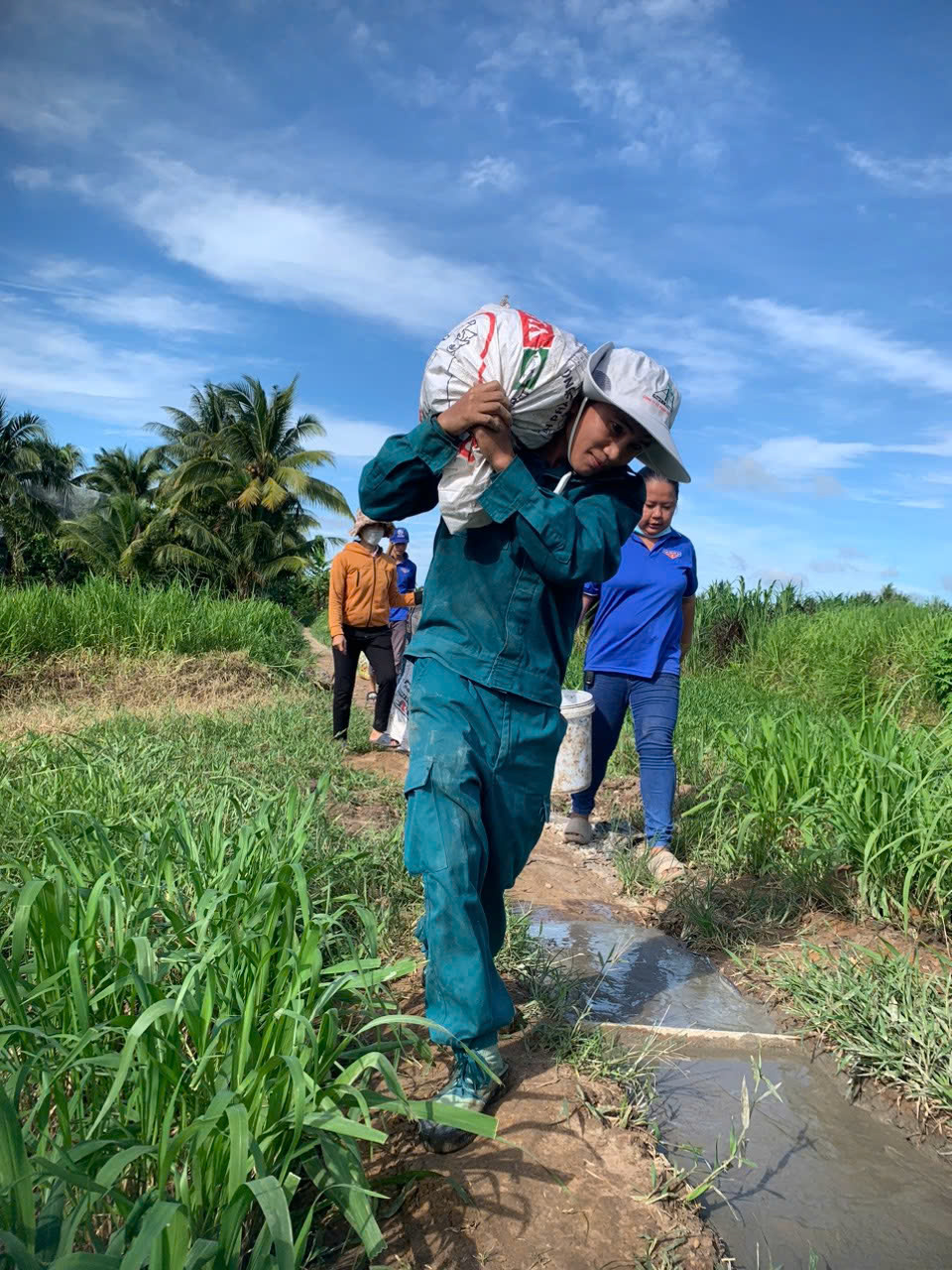 GƯƠNG THANH NIÊN TIÊU BIỂU HỌC TẬP VÀ LÀM THEO  TƯ TƯỞNG, ĐẠO ĐỨC, PHONG CÁCH HỒ CHÍ MINH