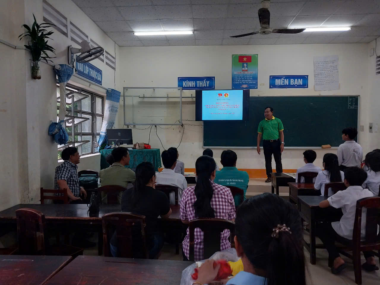 CÀNG LONG: TRIỂN KHAI CUỘC THI VIDEO CLIP THIẾU NHI HÁT QUỐC CA TẠI CÁC ĐỊA CHỈ ĐỎ VỚI CHỦ ĐỀ EM YÊU TỔ QUỐC VIỆT NAM NĂM HỌC 2024-2025